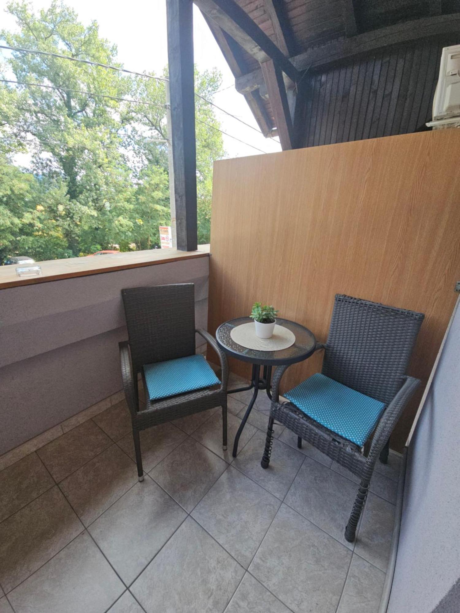Restoran I Sobe "Tocak" Acomodação com café da manhã Doboj Exterior foto