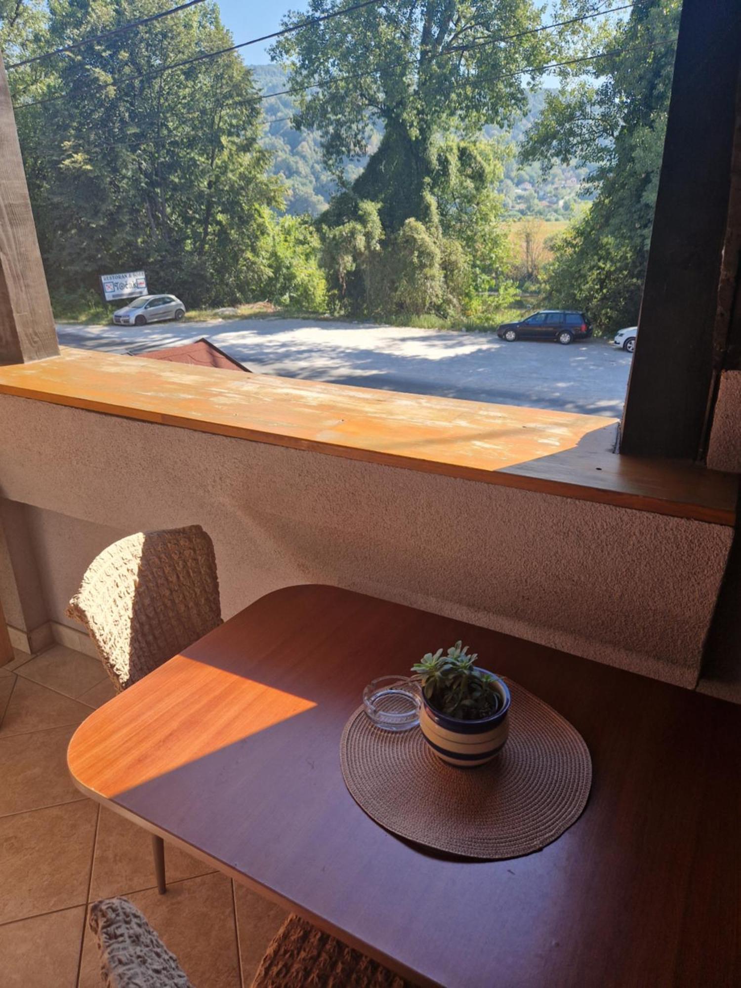 Restoran I Sobe "Tocak" Acomodação com café da manhã Doboj Exterior foto