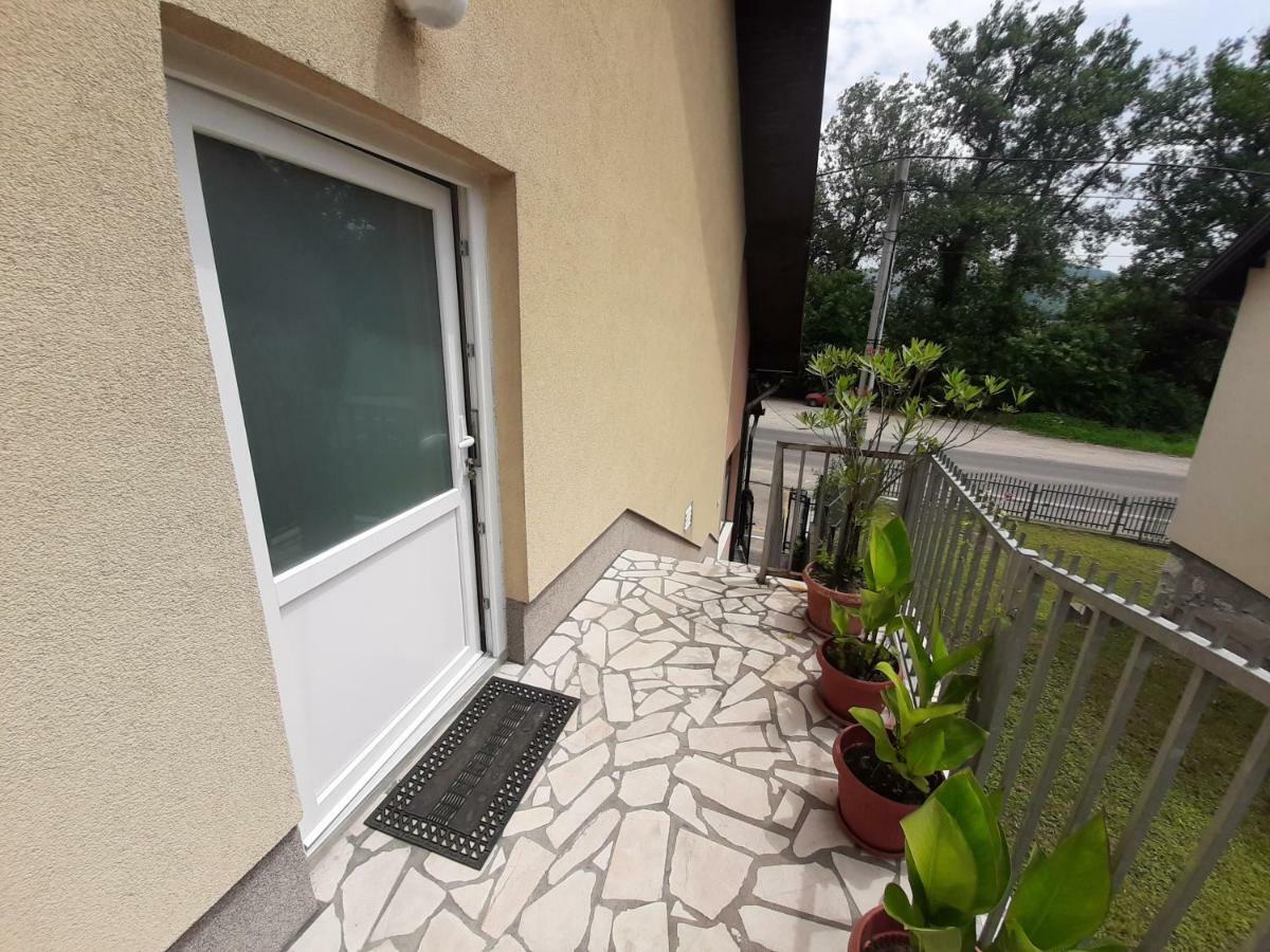 Restoran I Sobe "Tocak" Acomodação com café da manhã Doboj Exterior foto